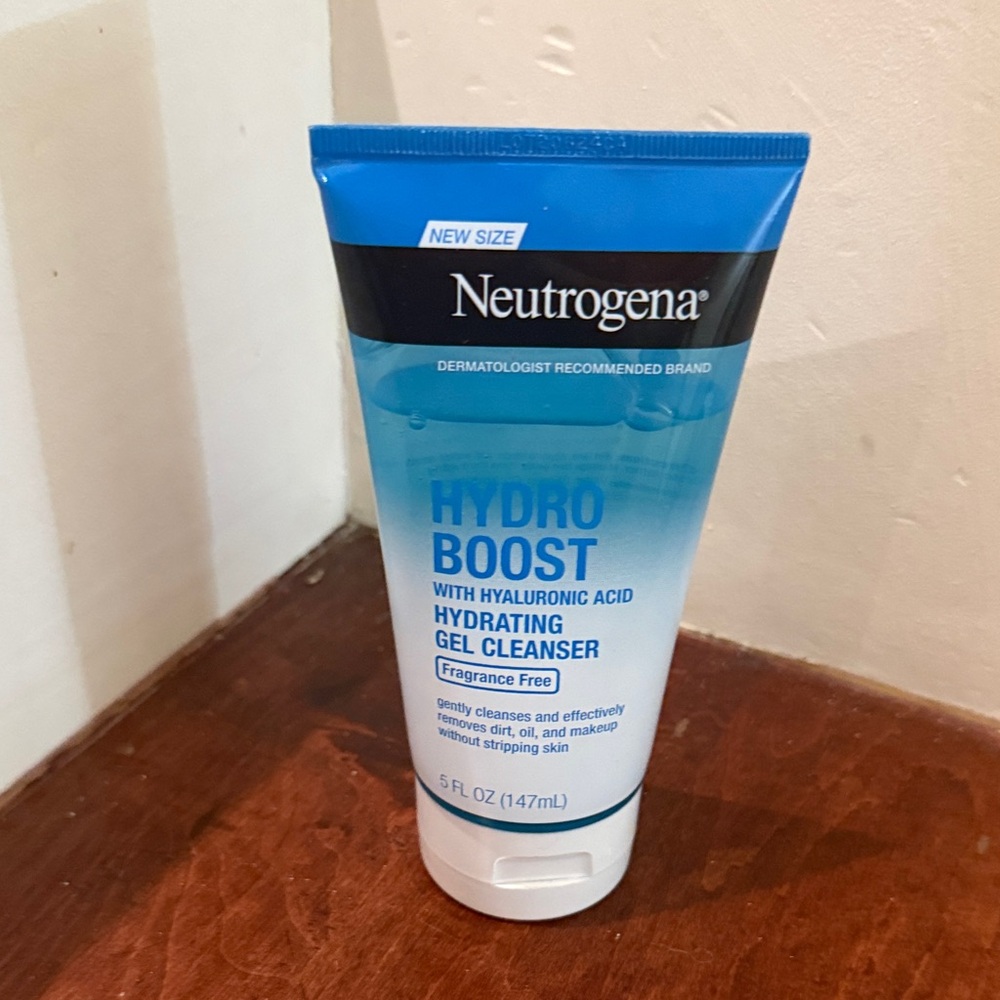 Neutrogena Blue Hydro Boost Gel Cleanser 5FL OZ